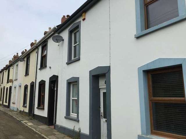  Image of 3 bedroom Property to rent in Montague Place Bideford EX39 at Montague Place  Bideford, EX39 3BX