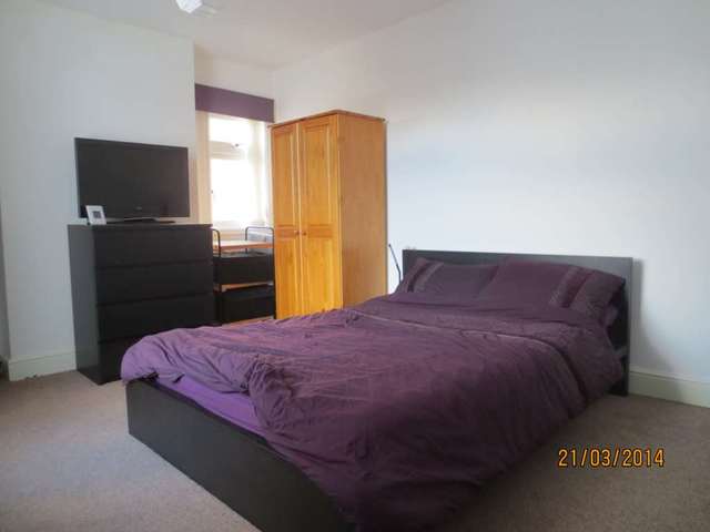  Image of 2 bedroom Flat to rent in Monton Road Eccles Manchester M30 at Monton Road Monton Manchester, M30 9LJ
