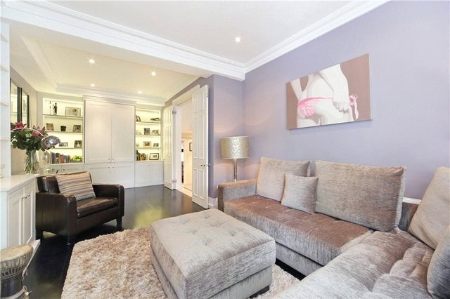  Image of 5 bedroom Terraced house to rent in Moore Park Road London SW6 at Moore Park Road  London, SW6 4PP