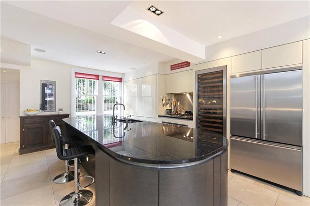  Image of 5 bedroom Terraced house to rent in Moore Park Road London SW6 at Moore Park Road  London, SW6 4PP