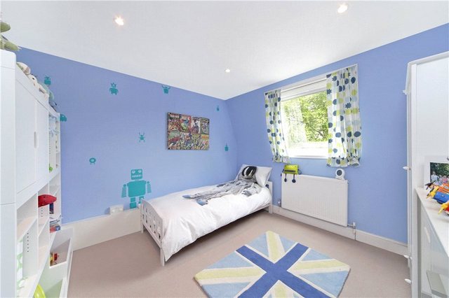  Image of 5 bedroom Terraced house to rent in Moore Park Road London SW6 at Moore Park Road  London, SW6 4PP