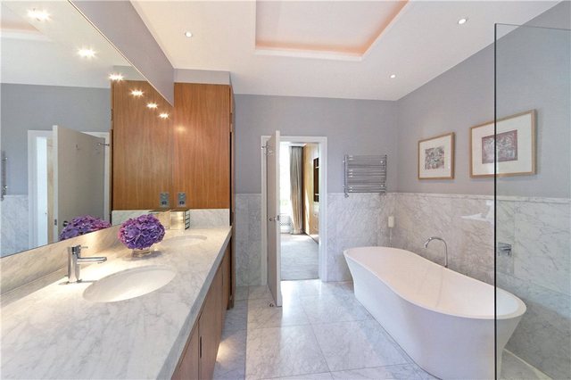  Image of 5 bedroom Terraced house to rent in Moore Park Road London SW6 at Moore Park Road  London, SW6 4PP