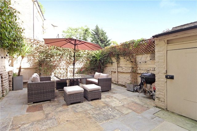 Image of 5 bedroom Terraced house to rent in Moore Park Road London SW6 at Moore Park Road  London, SW6 4PP
