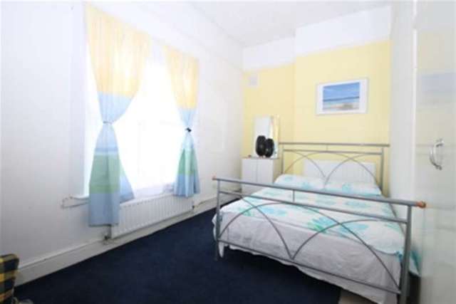  Image of 1 bedroom Detached house to rent in Morley Road London SE13 at London, SE13 6DF