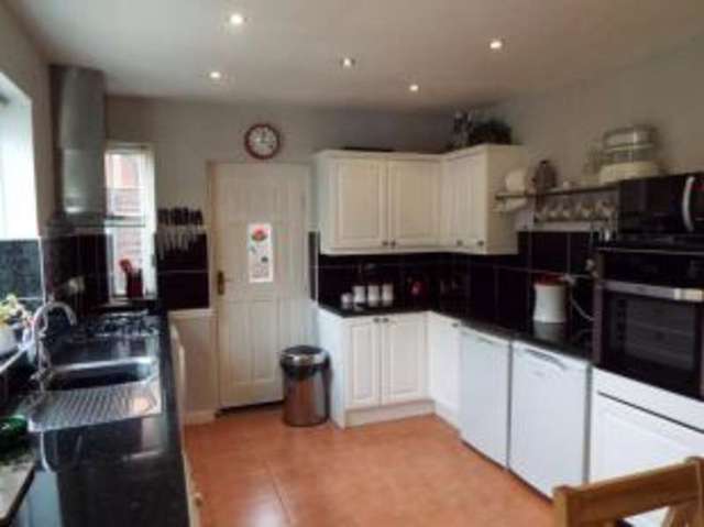  Image of 2 bedroom Bungalow for sale in Moston Lane East Failsworth Manchester M40 at New Moston Manchester Failsworth, M40 3GJ