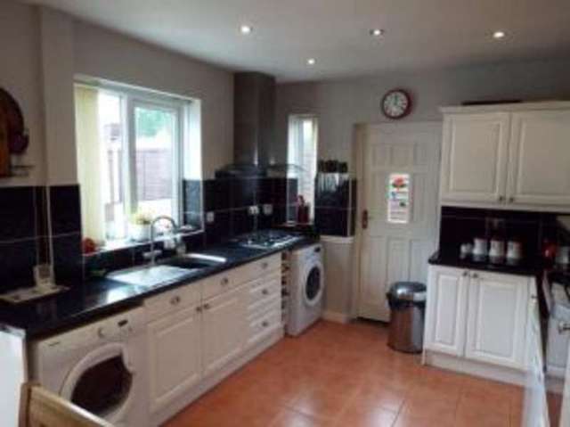  Image of 2 bedroom Bungalow for sale in Moston Lane East Failsworth Manchester M40 at New Moston Manchester Failsworth, M40 3GJ