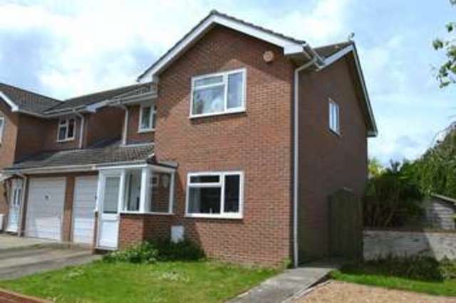  Image of 4 bedroom Detached house for sale in Mount Pleasant Hildenborough Tonbridge TN11 at Mount Pleasant  Tonbridge, TN11 9JJ