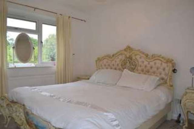  Image of 4 bedroom Detached house for sale in Mount Pleasant Hildenborough Tonbridge TN11 at Mount Pleasant  Tonbridge, TN11 9JJ