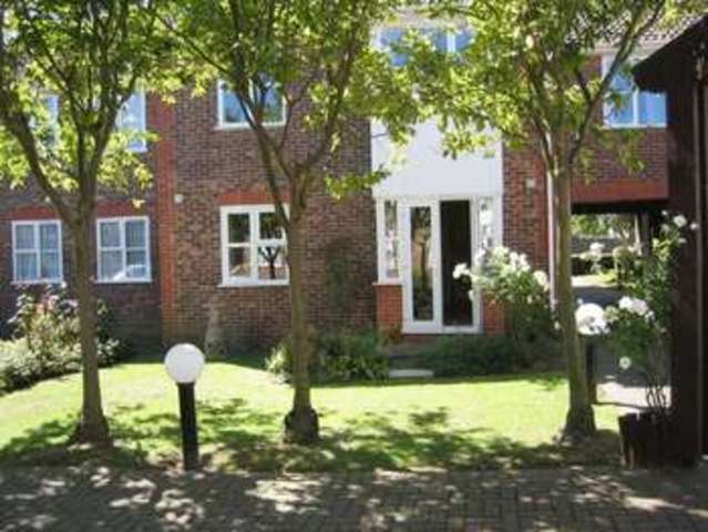  Image of 2 bedroom Retirement Property for sale in Chalk Road Gravesend DA12 at Chalk Road Chalk Gravesend, DA12 4XD