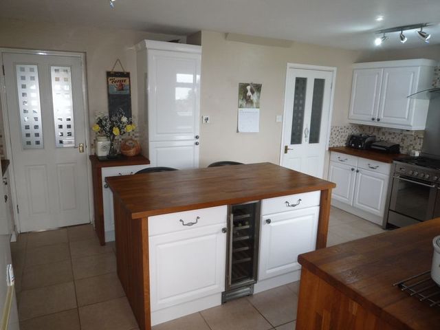  Image of 4 bedroom Detached house for sale in Murlande Way Rhoose Barry CF62 at Murlande Way  Rhoose, CF62 3HN