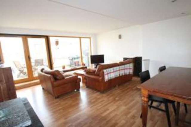  Image of 2 bedroom Flat for sale in Napiershall Street Glasgow G20 at Kelvinbridge Glasgow Maryhill, G20 6HQ