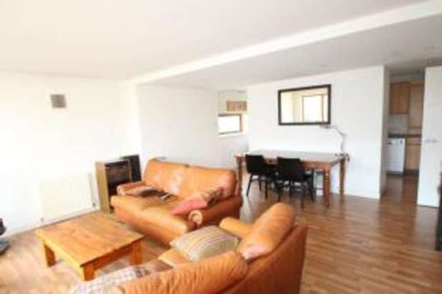  Image of 2 bedroom Flat for sale in Napiershall Street Glasgow G20 at Kelvinbridge Glasgow Maryhill, G20 6HQ