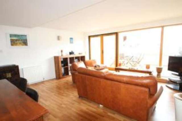  Image of 2 bedroom Flat for sale in Napiershall Street Glasgow G20 at Kelvinbridge Glasgow Maryhill, G20 6HQ