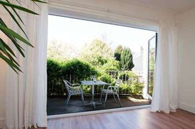  Image of 4 bedroom Terraced house for sale in Nelson Road Southsea PO5 at Nelson Road  Southsea, PO5 2AS