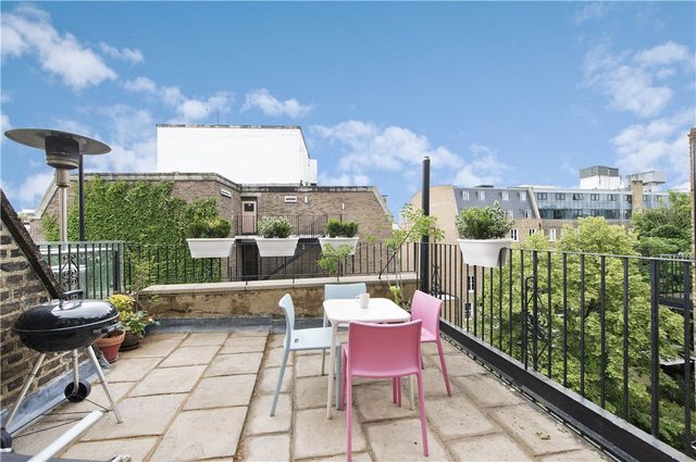  Image of 3 bedroom Flat for sale in Nevern Square London SW5 at Nevern Square  London, SW5 9NN