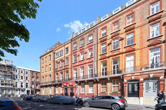  Image of 3 bedroom Flat for sale in Nevern Square London SW5 at Nevern Square  London, SW5 9NN