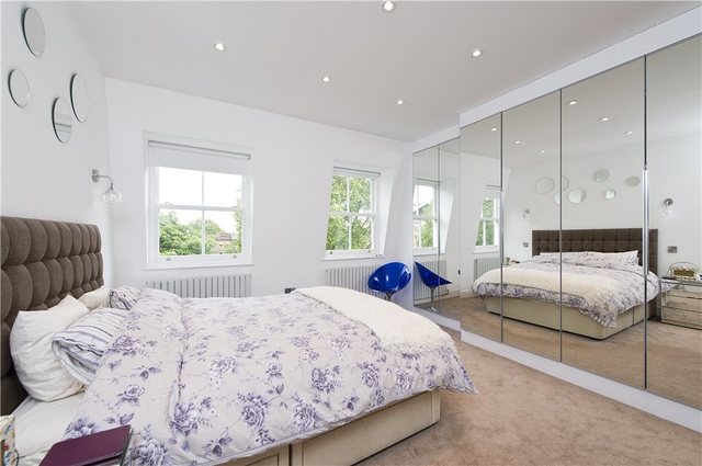  Image of 3 bedroom Flat for sale in Nevern Square London SW5 at Nevern Square  London, SW5 9NN