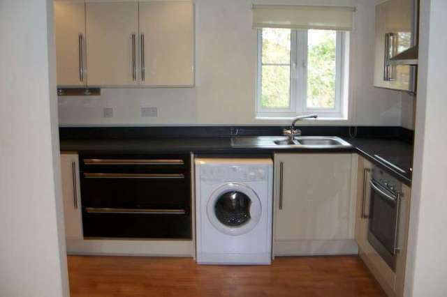  Image of 2 bedroom Flat to rent in New Cheveley Road Newmarket CB8 at Newmarket Suffolk, CB8 8BX