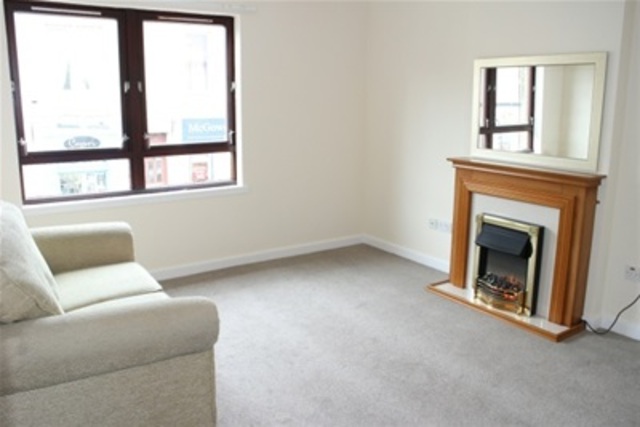  Image of 1 bedroom Flat to rent in New Kirk Road Bearsden Glasgow G61 at Bearsden East Dunbartonshire East Dunbartonshire, G61 3SJ