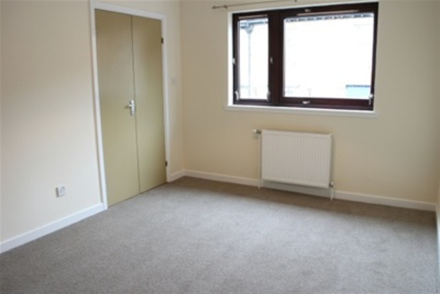  Image of 1 bedroom Flat to rent in New Kirk Road Bearsden Glasgow G61 at Bearsden East Dunbartonshire East Dunbartonshire, G61 3SJ