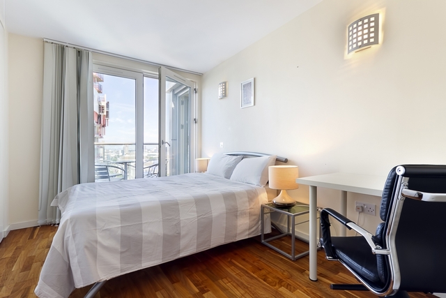  Image of 2 bedroom Apartment to rent in Fairmont Avenue London E14 at New Providence Wharf,Farimont Avenue  London, E14 9PW