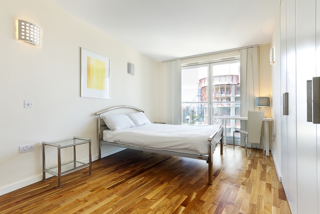 Image of 2 bedroom Apartment to rent in Fairmont Avenue London E14 at New Providence Wharf,Farimont Avenue  London, E14 9PW