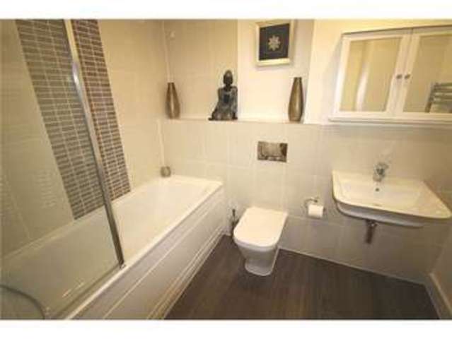  Image of 1 bedroom Flat to rent in Newfoundland Way Portishead Bristol BS20 at Newfoundland Way  Portishead, BS20 7QH