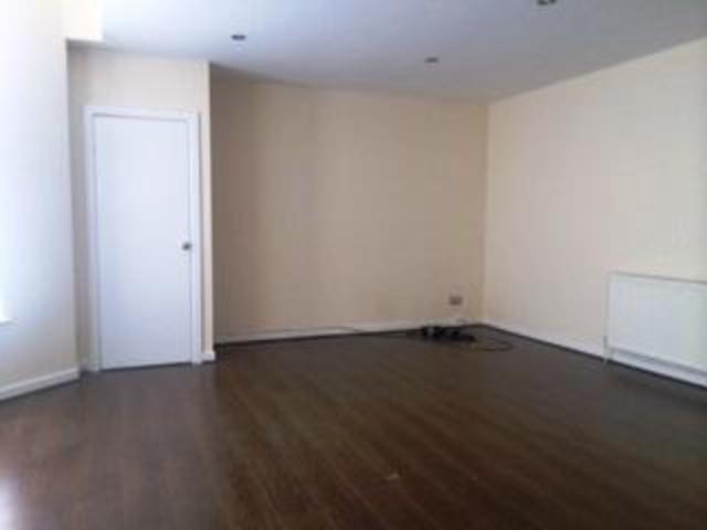  Image of 2 bedroom Flat to rent in Newsham Drive Liverpool L6 at Newsham Park  Liverpool, L6 7UG