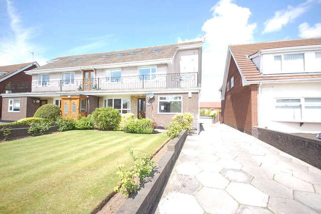  Image of 2 bedroom Flat to rent in Newton Drive Blackpool FY3 at Blackpool Lancashire, FY3 8JE