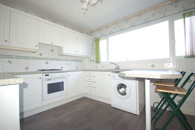  Image of 2 bedroom Flat to rent in Newton Drive Blackpool FY3 at Blackpool Lancashire, FY3 8JE