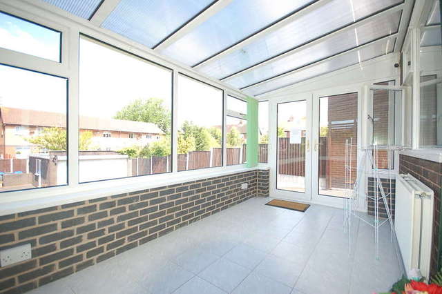  Image of 2 bedroom Flat to rent in Newton Drive Blackpool FY3 at Blackpool Lancashire, FY3 8JE