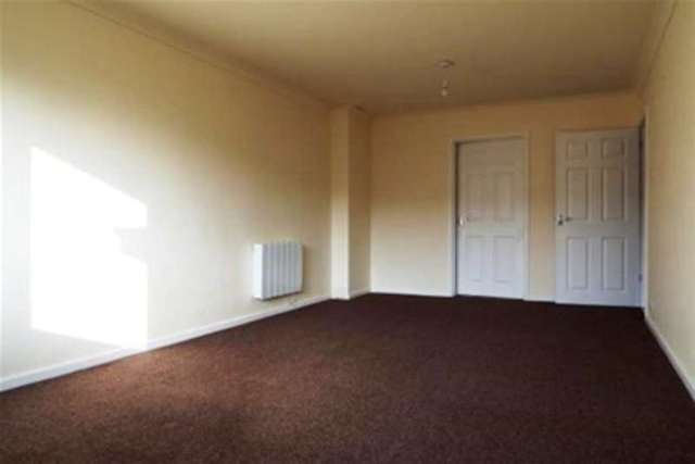  Image of 2 bedroom Maisonette to rent in Hawkhurst Close Southampton SO19 at Southampton, SO19 9AX