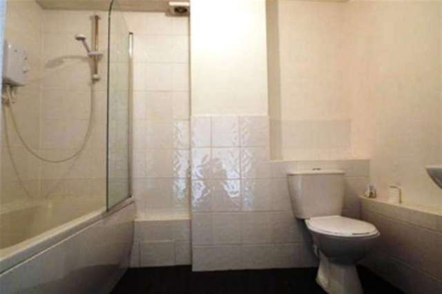  Image of 2 bedroom Maisonette to rent in Hawkhurst Close Southampton SO19 at Southampton, SO19 9AX