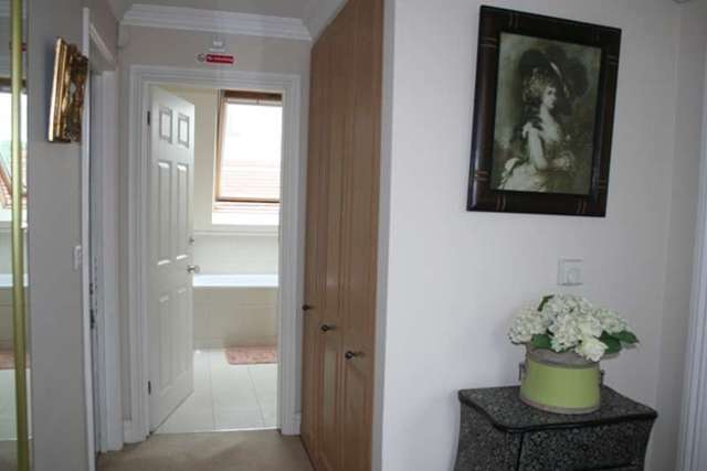  Image of Studio flat to rent in Nicholas Gardens London W5 at Nicholas Gardens  Ealing, W5 5HY