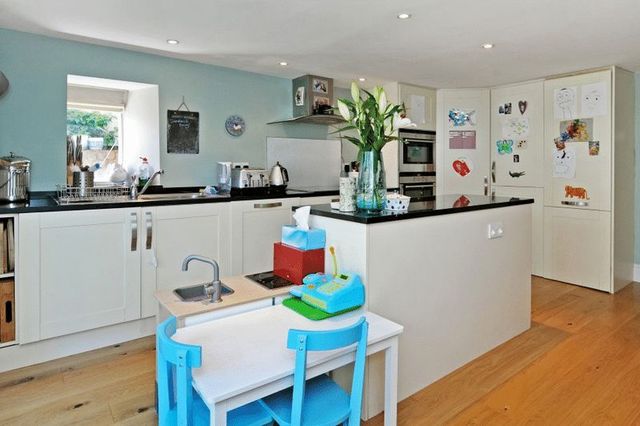  Image of 4 bedroom Flat for sale in Northumberland Road Redland Bristol BS6 at Northumberland Road Redland Bristol, BS6 7AZ
