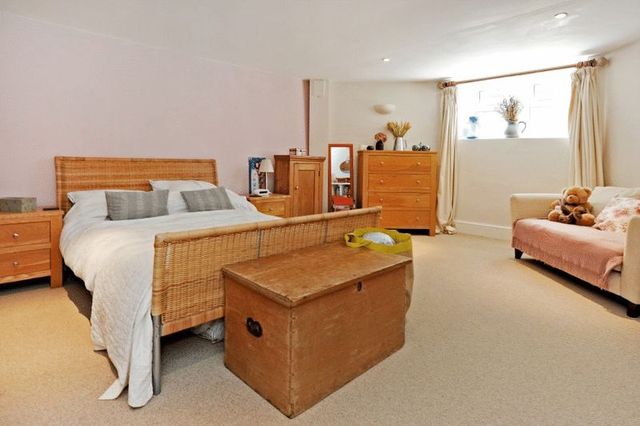  Image of 4 bedroom Flat for sale in Northumberland Road Redland Bristol BS6 at Northumberland Road Redland Bristol, BS6 7AZ