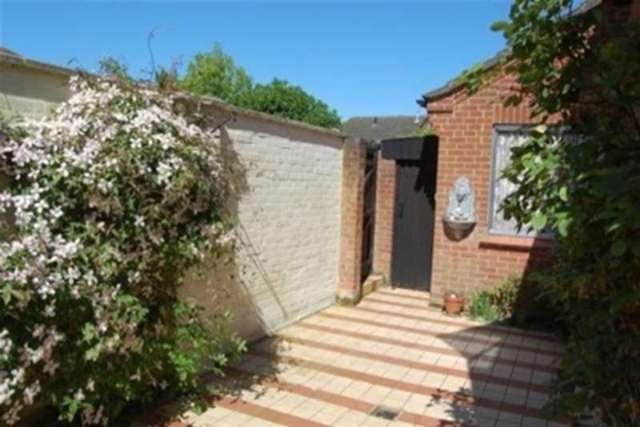  Image of 3 bedroom Terraced house to rent in Peverell Road Norwich NR5 at Norwich, NR5 9AT