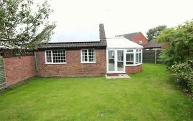  Image of 2 bedroom Bungalow to rent in Oak Close Burbage Hinckley LE10 at Oak Close  Burbage, LE10 2JX