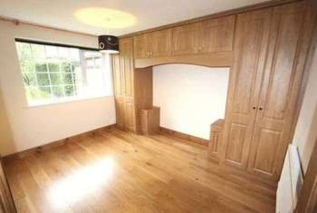 Image of 2 bedroom Bungalow to rent in Oak Close Burbage Hinckley LE10 at Oak Close  Burbage, LE10 2JX
