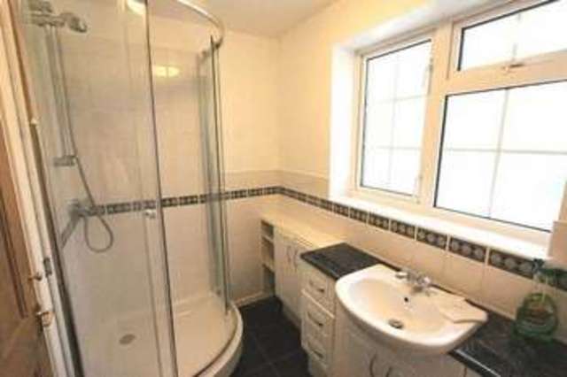  Image of 2 bedroom Bungalow to rent in Oak Close Burbage Hinckley LE10 at Oak Close  Burbage, LE10 2JX