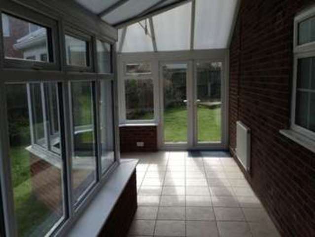  Image of 2 bedroom Bungalow to rent in Oak Close Burbage Hinckley LE10 at Oak Close  Burbage, LE10 2JX