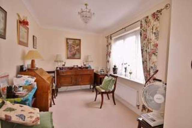  Image of 4 bedroom Detached house for sale in Oakdale Road Witney OX28 at Oakdale Road  Witney, OX28 1BJ