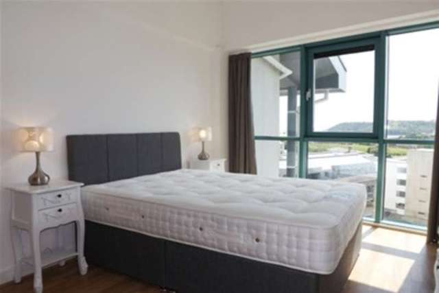  Image of 1 bedroom Penthouse to rent in The Crescent Plymouth PL1 at Plymouth, PL1 3FH