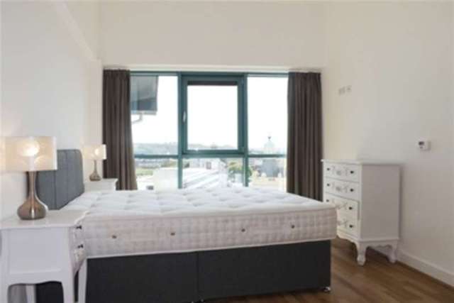  Image of 1 bedroom Penthouse to rent in The Crescent Plymouth PL1 at Plymouth, PL1 3FH