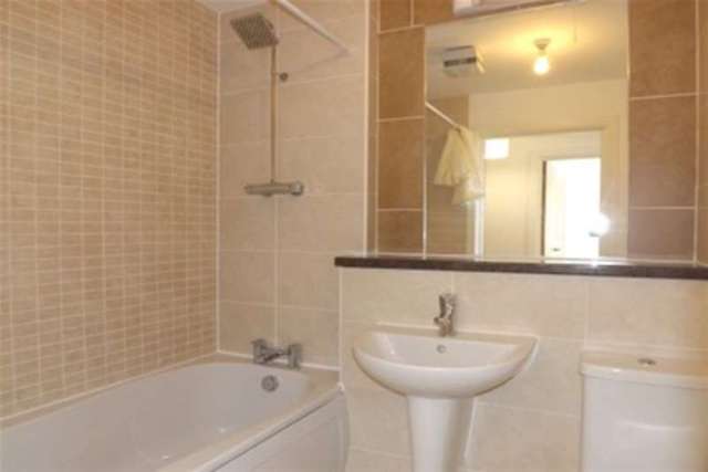  Image of 1 bedroom Penthouse to rent in The Crescent Plymouth PL1 at Plymouth, PL1 3FH