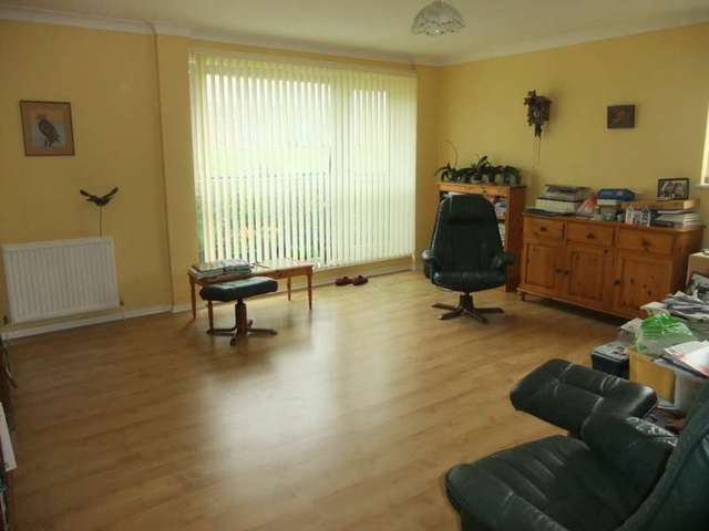  Image of 3 bedroom Flat to rent in Surrey Road Seaford BN25 at Surrey Road  Seaford, BN25 2PA