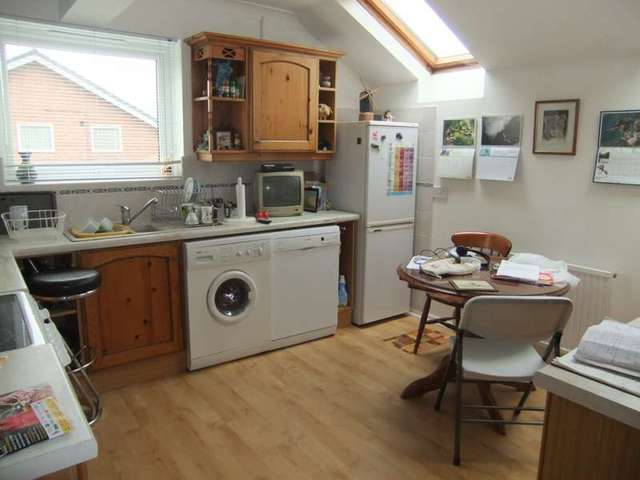  Image of 3 bedroom Flat to rent in Surrey Road Seaford BN25 at Surrey Road  Seaford, BN25 2PA