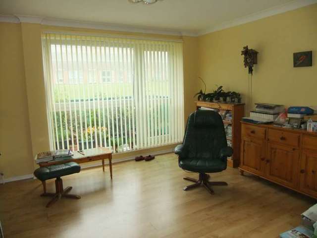  Image of 3 bedroom Flat to rent in Surrey Road Seaford BN25 at Surrey Road  Seaford, BN25 2PA