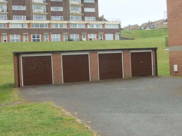  Image of 3 bedroom Flat to rent in Surrey Road Seaford BN25 at Surrey Road  Seaford, BN25 2PA