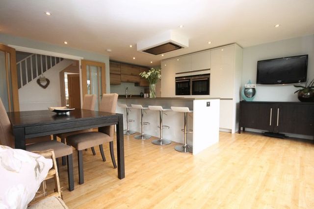  Image of 4 bedroom Detached house for sale in Freeborn Close Kidlington OX5 at Freeborn Close  Kidlington, OX5 2BH